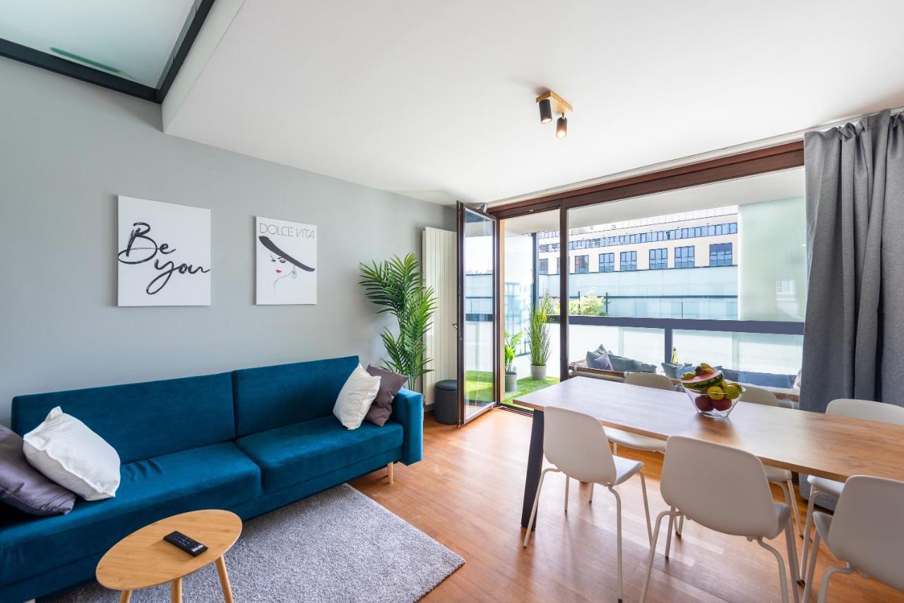 With 4 Bedrooms Praga